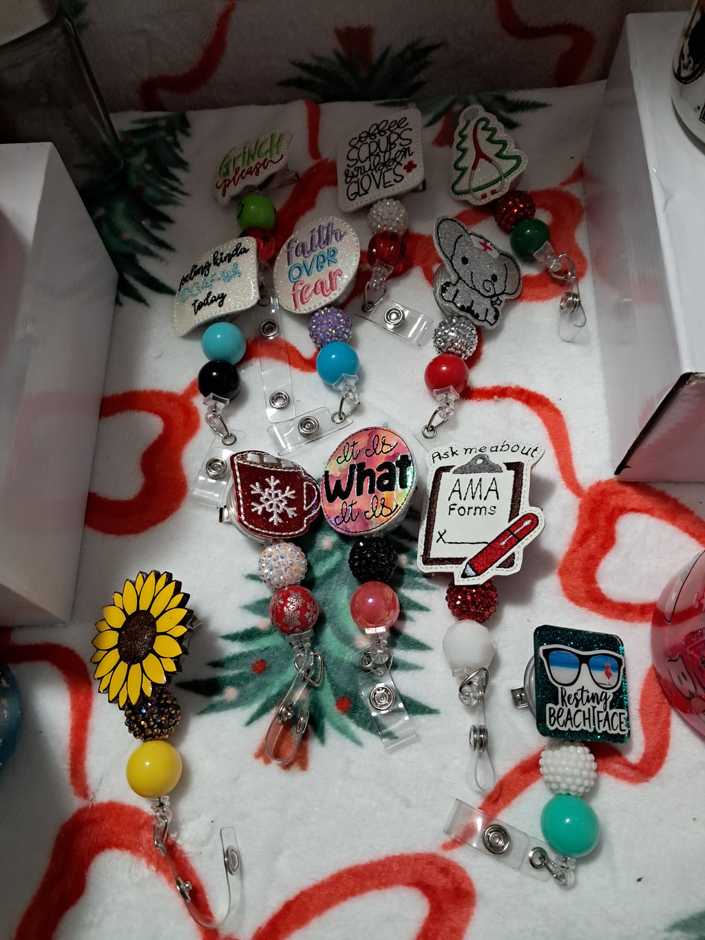 Beaded badge reels/bag tags